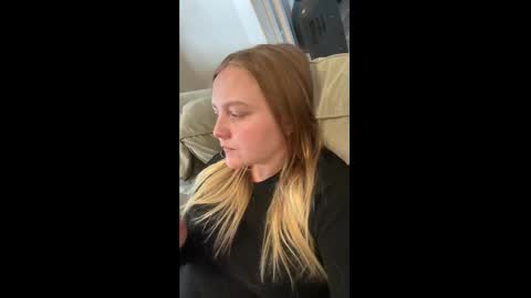 Snapshot of phatassblond chatting on 17, 1, 2025 PhatAssBlond online show from 17, 1, 2025