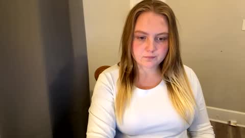 Snapshot of phatassblond chatting on 25, 1, 2025 PhatAssBlond online show from 25, 1, 2025