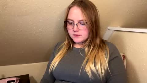 Snapshot of phatassblond chatting on 31, 1, 2025 PhatAssBlond online show from 31, 1, 2025
