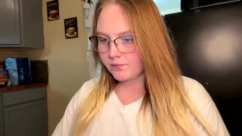 Snapshot of phatassblond chatting on 6, 2, 2025 PhatAssBlond online show from 6, 2, 2025