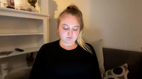 Snapshot of phatassblond chatting on 8, 2, 2025 PhatAssBlond online show from 8, 2, 2025