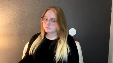 Snapshot of phatassblond chatting on 24, 2, 2025 PhatAssBlond online show from 24, 2, 2025
