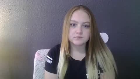 Snapshot of phatassblond chatting on 28, 2, 2025 PhatAssBlond online show from 28, 2, 2025