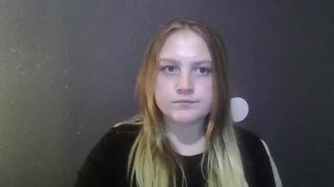 Snapshot of phatassblond chatting on 5, 3, 2025 PhatAssBlond online show from 5, 3, 2025