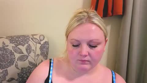 PhatAssBlond online show from 29, 4, 2026