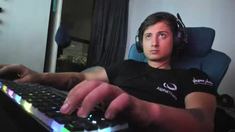 Snapshot of philip_dj chatting on 5, 11, 2025 philip_dj online show from 5, 11, 2025