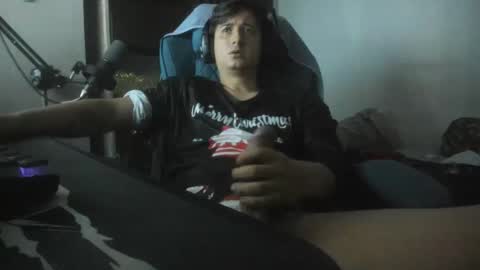 Snapshot of philip_dj chatting on 17, 12, 2025 philip_dj online show from 17, 12, 2025