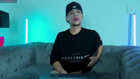 Snapshot of philip_millerr_ chatting on 16, 12, 2025 PhilipMiller online show from 16, 12, 2025