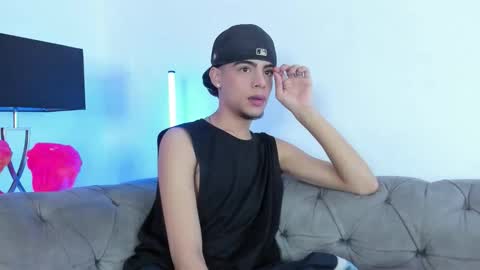 Snapshot of philip_millerr_ chatting on 22, 12, 2025 PhilipMiller online show from 22, 12, 2025