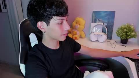 Snapshot of philipe_moonlight_ chatting on 13, 9, 2025 Phil.   INDEPENDENT MODEL online show from 13, 9, 2025