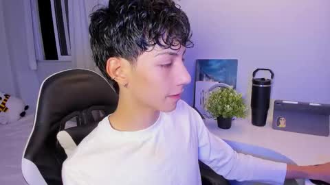 Snapshot of philipe_moonlight_ chatting on 17, 10, 2025 Phil.   INDEPENDENT MODEL online show from 17, 10, 2025