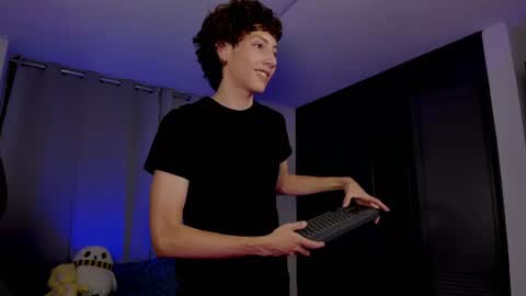 Snapshot of philipe_moonlight_ chatting on 9, 7, 2026 Phil. INDEPENDENT MODEL online show from 9, 7, 2026