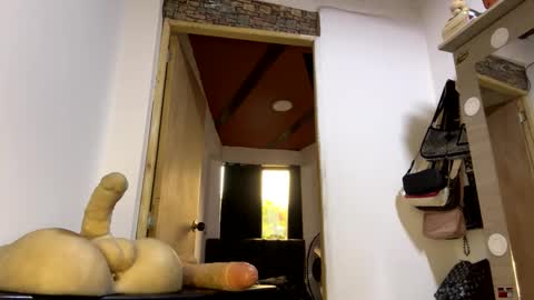 Snapshot of phillip_brownn chatting on 19, 9, 2025 PHILLIP online show from 19, 9, 2025