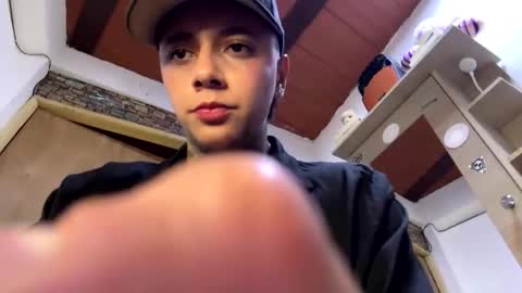 Snapshot of phillip_brownn chatting on 30, 9, 2025 PHILLIP online show from 30, 9, 2025