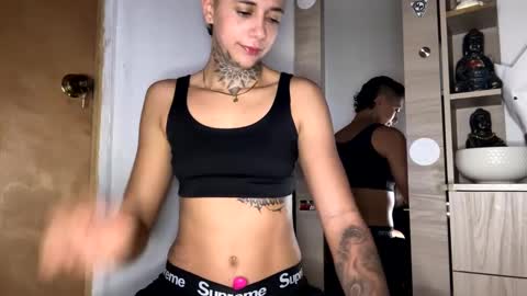 Snapshot of phillip_brownn chatting on 7, 10, 2025 PHILLIP online show from 7, 10, 2025