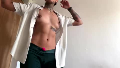 Snapshot of phillip_brownn chatting on 15, 10, 2025 PHILLIP online show from 15, 10, 2025