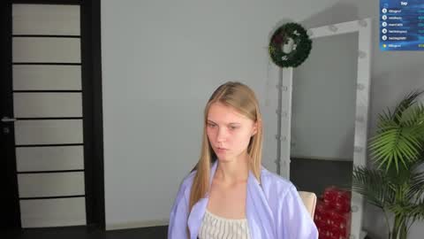 Snapshot of phoebepaw chatting on 12, 12, 2024 Phoebe online show from 12, 12, 2024