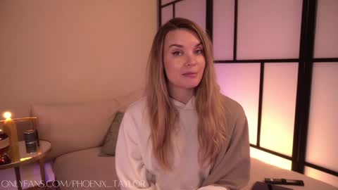 Snapshot of phoenix_taylor chatting on 7, 1, 2025 PHOENIX TAYLOR online show from 7, 1, 2025
