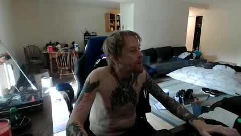 Snapshot of phrostdd chatting on 28, 6, 2026 FrankenDaddy online show from 28, 6, 2026