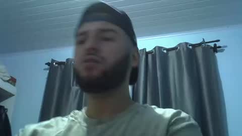 Snapshot of piazaocwbbb chatting on 3, 11, 2025 piazaocwbbb online show from 3, 11, 2025