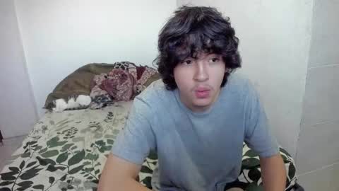 picaszomilos350 online show from 21, 11, 2025