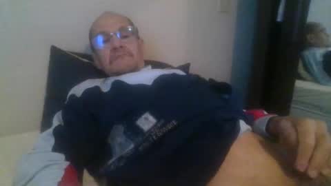 Snapshot of pichoun71 chatting on 8, 11, 2025 pichoun71 online show from 8, 11, 2025