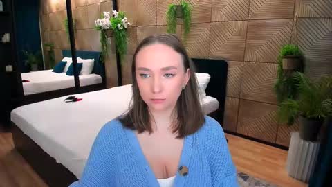 Emelie online show from 9, 10, 2025