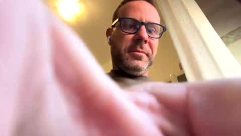 pier749802 online show from 14, 11, 2025