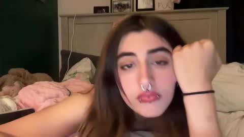 Snapshot of pierced_baby420 chatting on 29, 9, 2025 pierced_baby420 online show from 29, 9, 2025