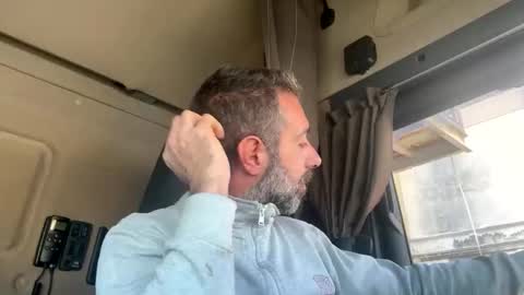 Snapshot of pierotu chatting on 5, 11, 2025 pierotu online show from 5, 11, 2025