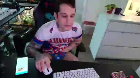 Snapshot of pierrefitch chatting on 15, 1, 2026 Pierre Fitch online show from 15, 1, 2026