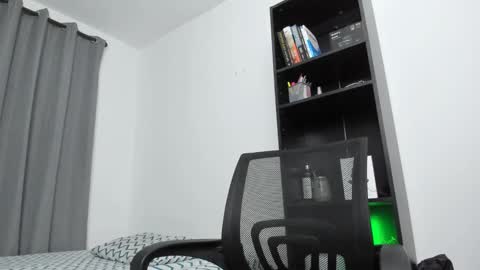 Snapshot of pierrevidal chatting on 2, 2, 2025 Pierre online show from 2, 2, 2025