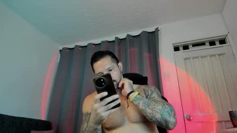 Snapshot of pierrevidal chatting on 3, 11, 2025 Pierre online show from 3, 11, 2025