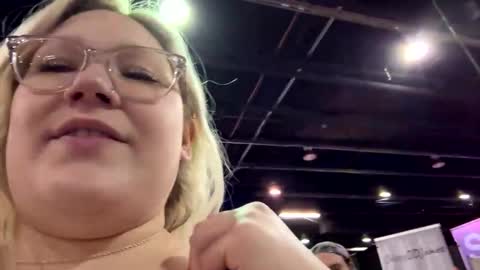 Piggy Rose online show from 11, 4, 2026