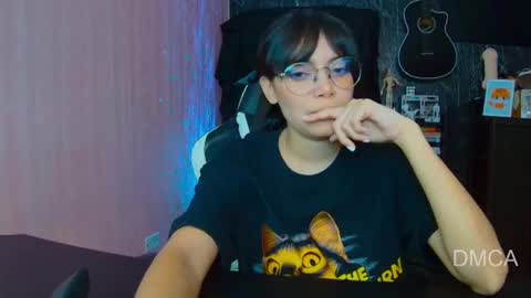 Snapshot of piixiie_d_oll chatting on 9, 10, 2025 Andrea G online show from 9, 10, 2025