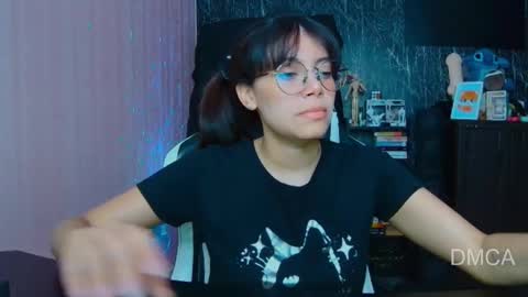 Snapshot of piixiie_d_oll chatting on 16, 10, 2025 Andrea G online show from 16, 10, 2025