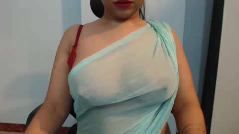 Snapshot of pilowprincess chatting on 27, 10, 2025 Sayra online show from 27, 10, 2025