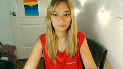 pinay beauty14 online show from 18, 2, 2025