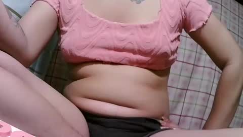 Snapshot of pinay_janella10 chatting on 11, 10, 2025 pinay_janella10 online show from 11, 10, 2025