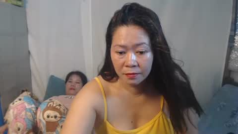 pinayhotmama08 online show from 15, 6, 2026