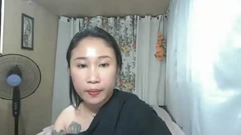 yumie  online show from 30, 4, 2026