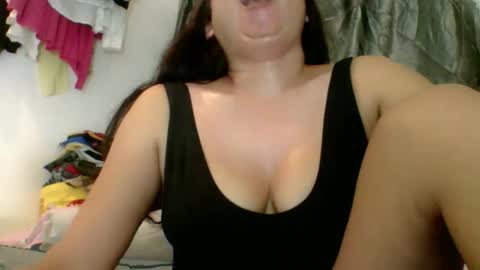 Snapshot of pinayxx_mae chatting on 8, 11, 2025 Athena online show from 8, 11, 2025