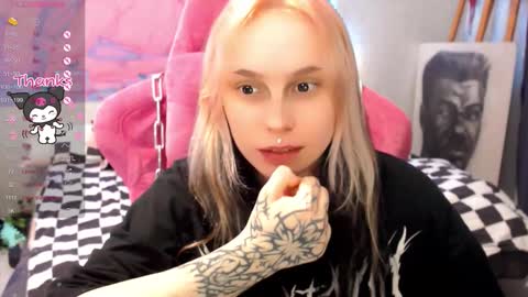 Snapshot of pineapple_dope chatting on 25, 2, 2026 Nancy online show from 25, 2, 2026