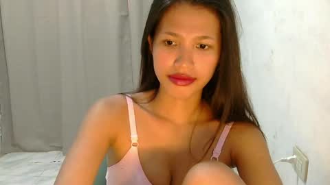 Snapshot of pink_bubbles011 chatting on 29, 5, 2026 pink_bubbles011 online show from 29, 5, 2026