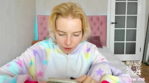 pink_lila18 online show from 7, 10, 2025