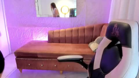 Snapshot of pink_rouse_m chatting on 22, 6, 2026 isabella online show from 22, 6, 2026