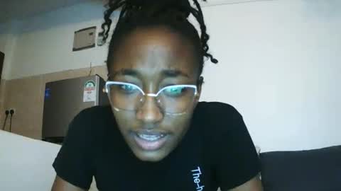 PinkyAura online show from 7, 2, 2026