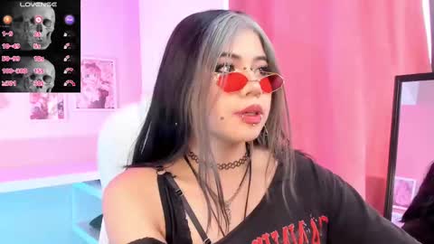 Snapshot of pinkk_demon chatting on 1, 10, 2025 PINKK online show from 1, 10, 2025