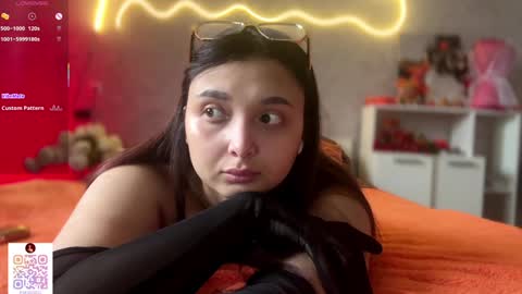Snapshot of pinkncrazy chatting on 22, 10, 2025  HERES ALICE  WELCOME EVERYONE LOVENSE DOMI REACT TO YOUR TIPS LETS MAKE A GREAT SHOW TOGETHER  online show from 22, 10, 2025