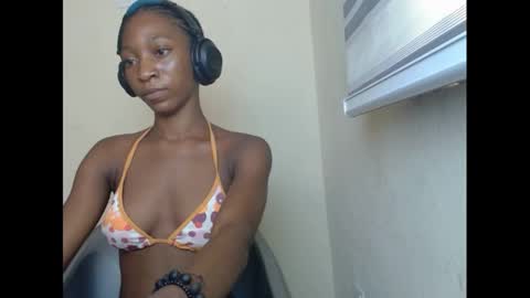 Snapshot of pinknjuicyx chatting on 9, 12, 2024 pinknjuicyx online show from 9, 12, 2024